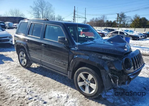 2013 Jeep Patriot Latitude z USA, uszkodzony, nr VIN 1C4NJRFB1DD263998